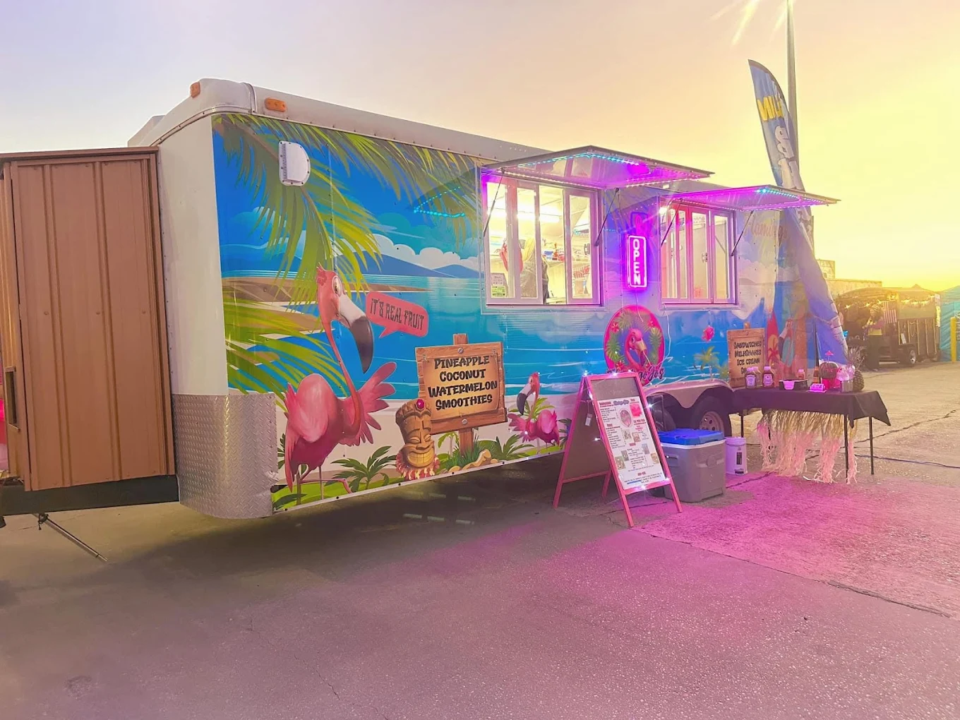 Flamingo Jo's Beach Bar